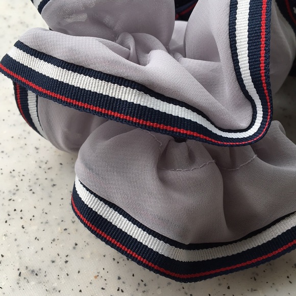 Free People Scrunchie Set - Picture 3 of 4